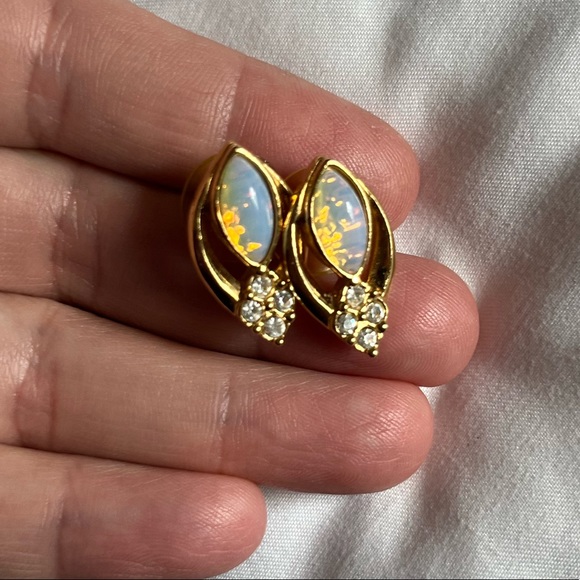 Vintage stud earrings - Picture 3 of 3